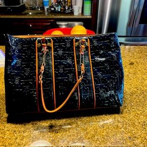 Tory Burch Navy patent and leather accent tote 14 x 12 cloth 3 pocket, mag snap